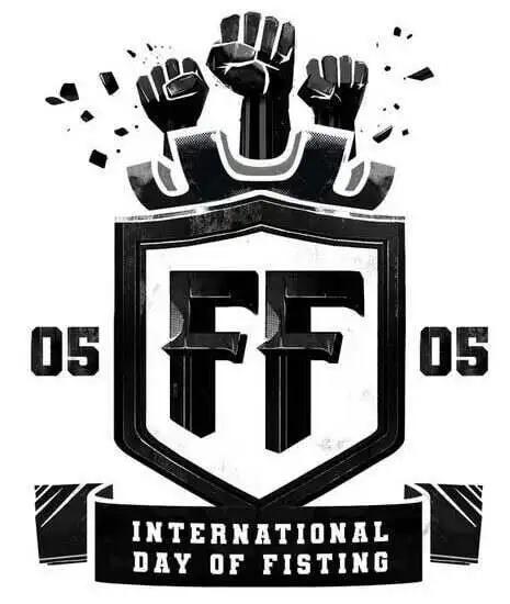 Logo für den Internationalen Tag des Fistings mit erhobenen Fäusten und dem Text 'International Day of Fisting'.